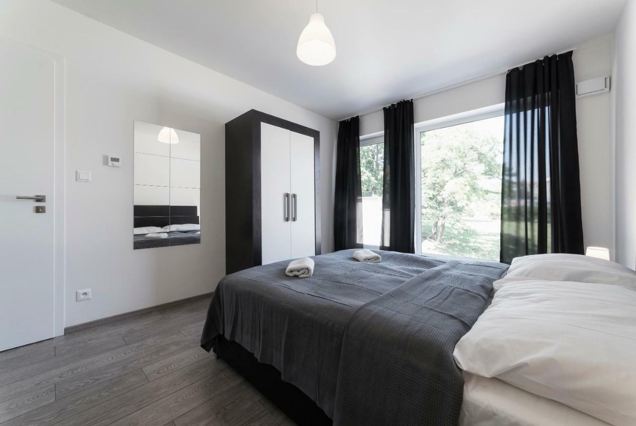 Hostel Homer Liben Прага Екстериор снимка
